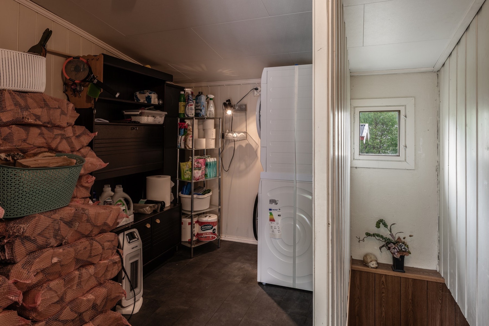 Bod med opplegg for vaskemaskin Galleribilde