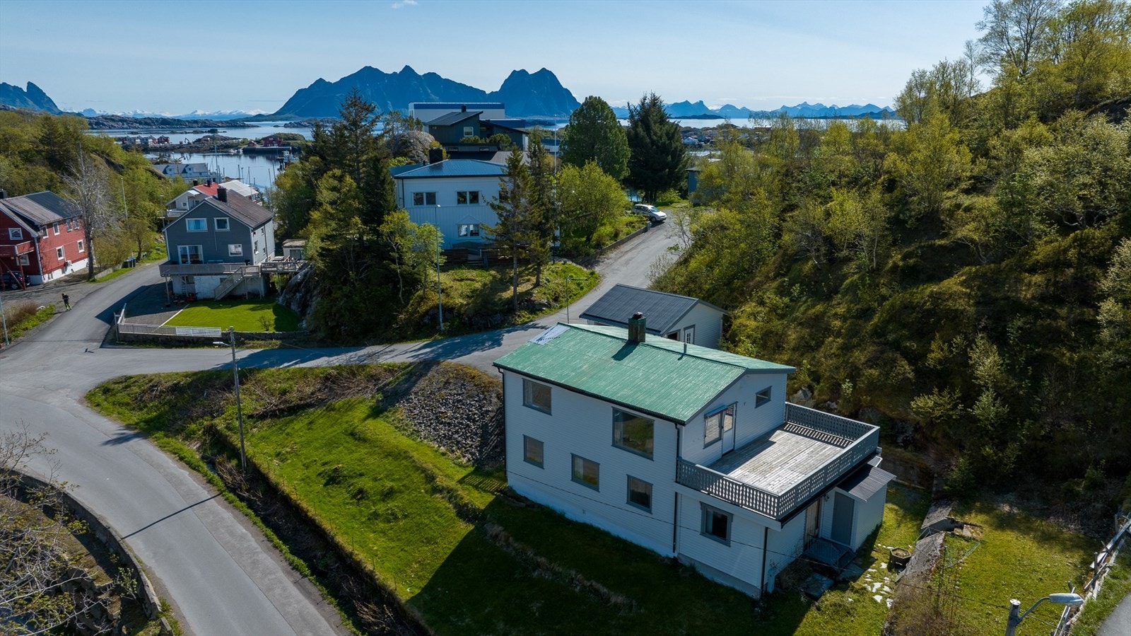 Terrasse med mye sol og veldig god utsikt Galleribilde