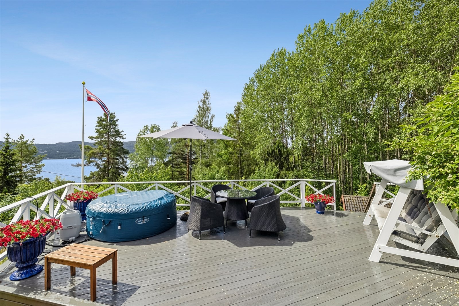 Stor terrasse på 37 kvm. Galleribilde