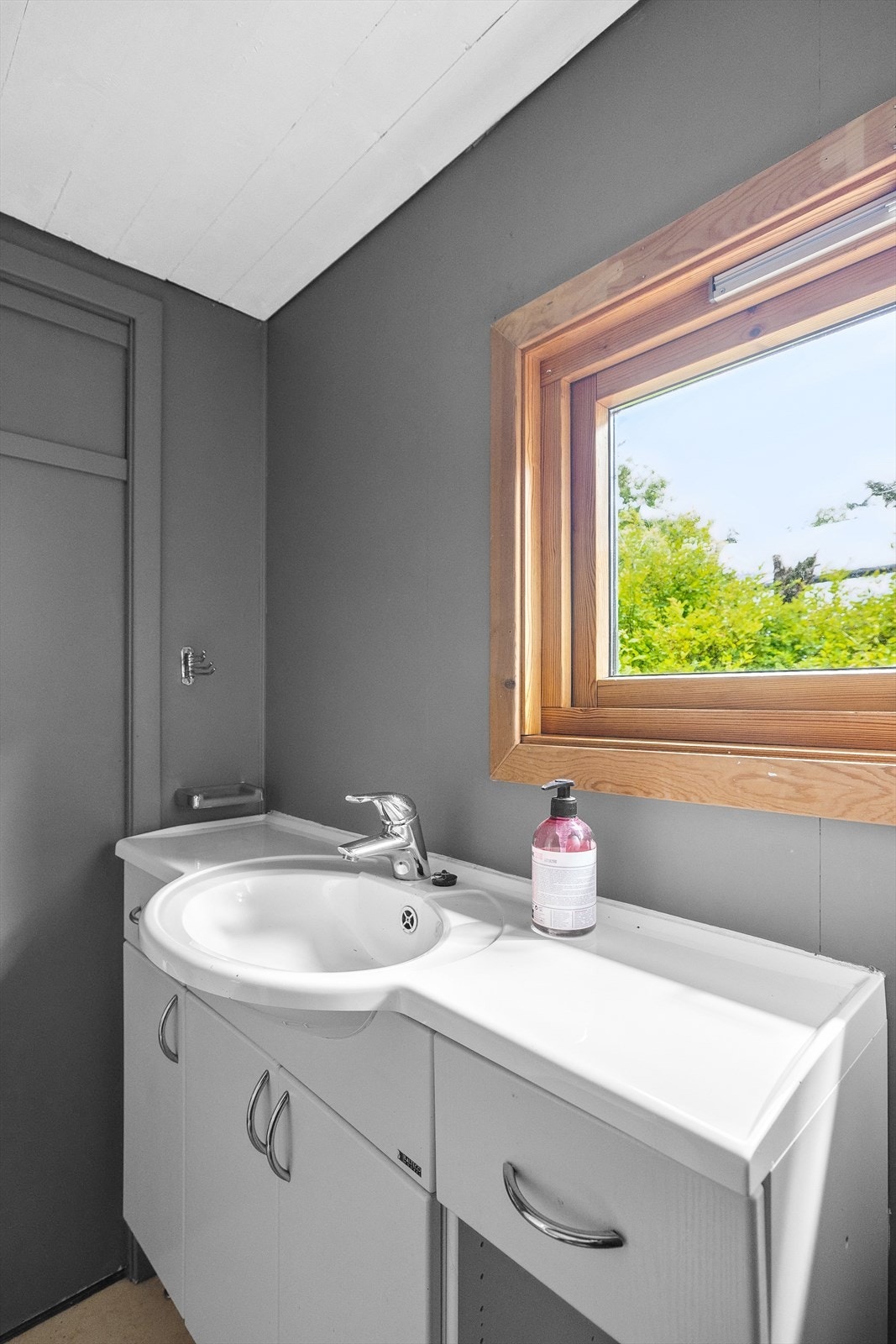 Badet er ikke bygget etter våtromsnorm. Galleribilde