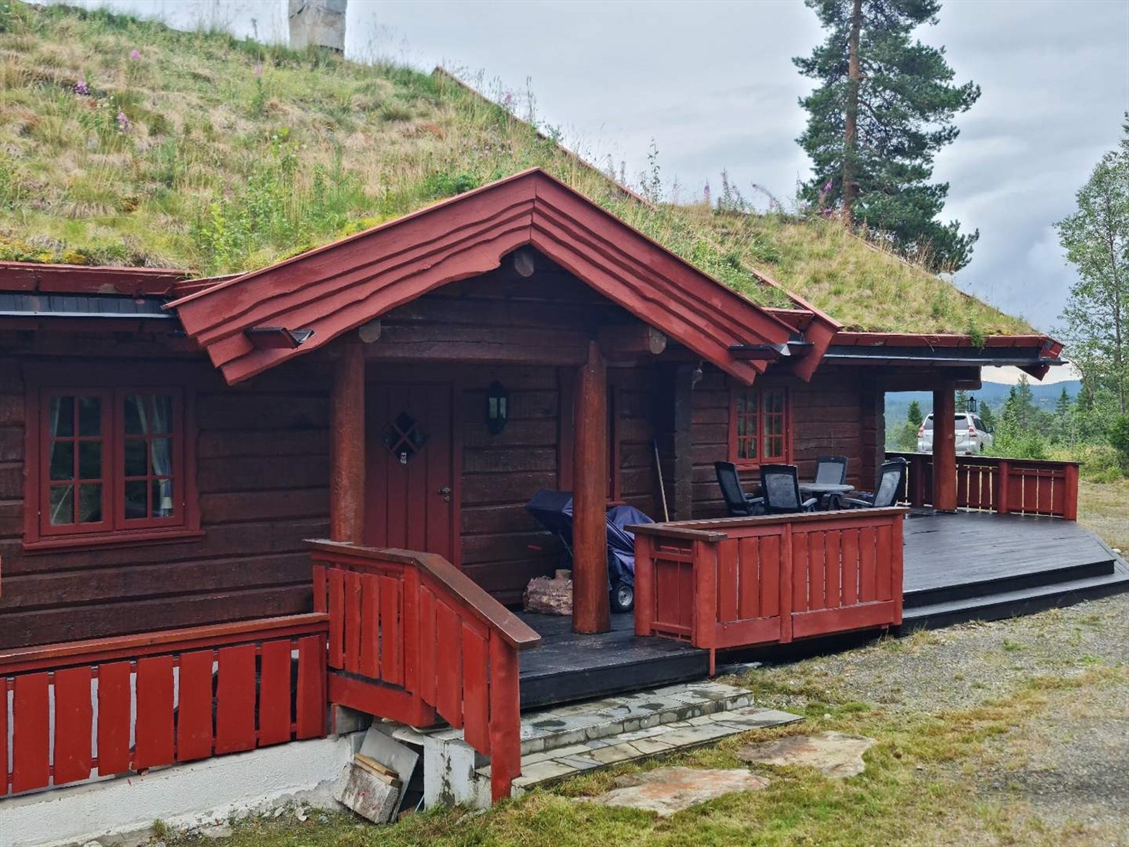 Utebilde inngangsparti - sommer Galleribilde