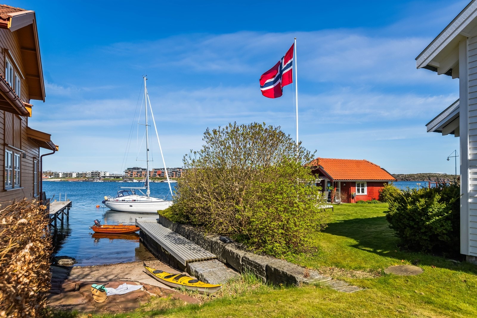 Det er flotte bade- og fiskemuligheter på eiendommen Galleribilde