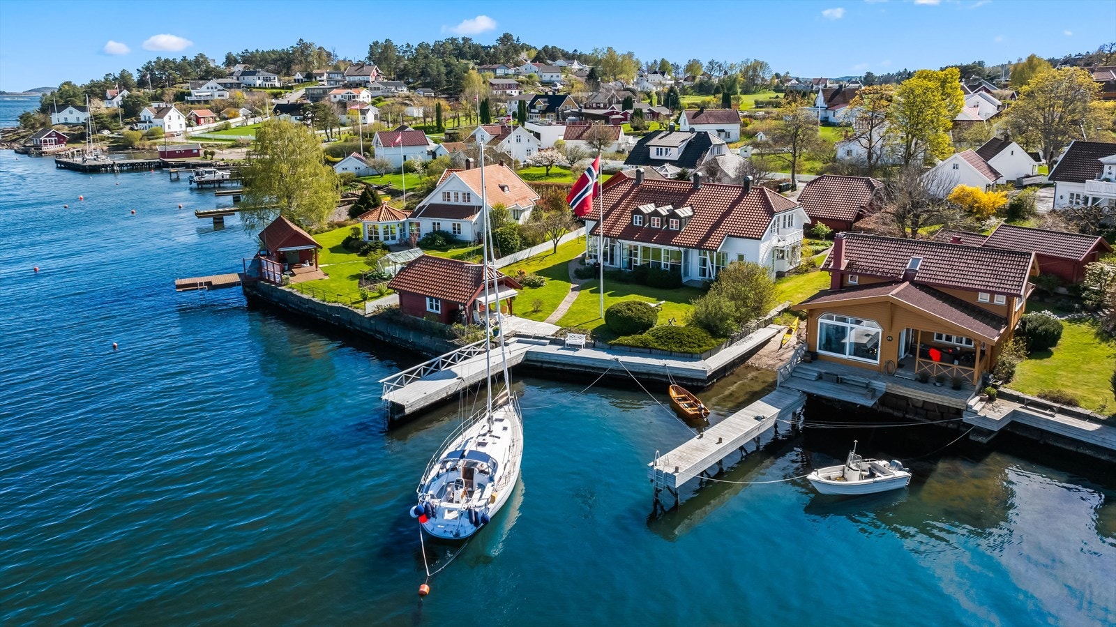Velkommen til Strandveien 7B - Presentert av Stian Pøhner og Siril Sloreby Galleribilde