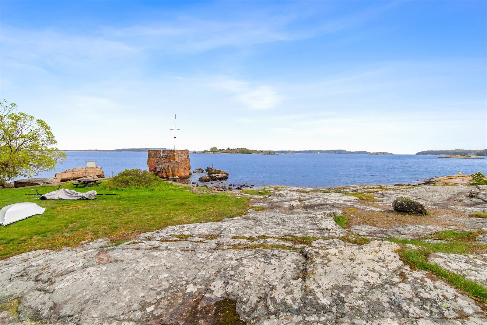 Området preges av maritime omgivelser, rikelig med sol og en fredelig atmosfære med vakker utsikt og den behagelige lyden av bølgeskvulp Galleribilde