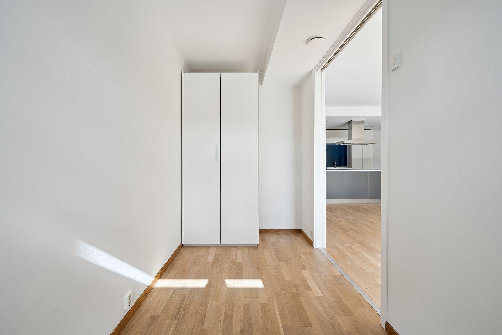 Soverom 2 med garderobeskap samt plass til seng m.m. Galleribilde