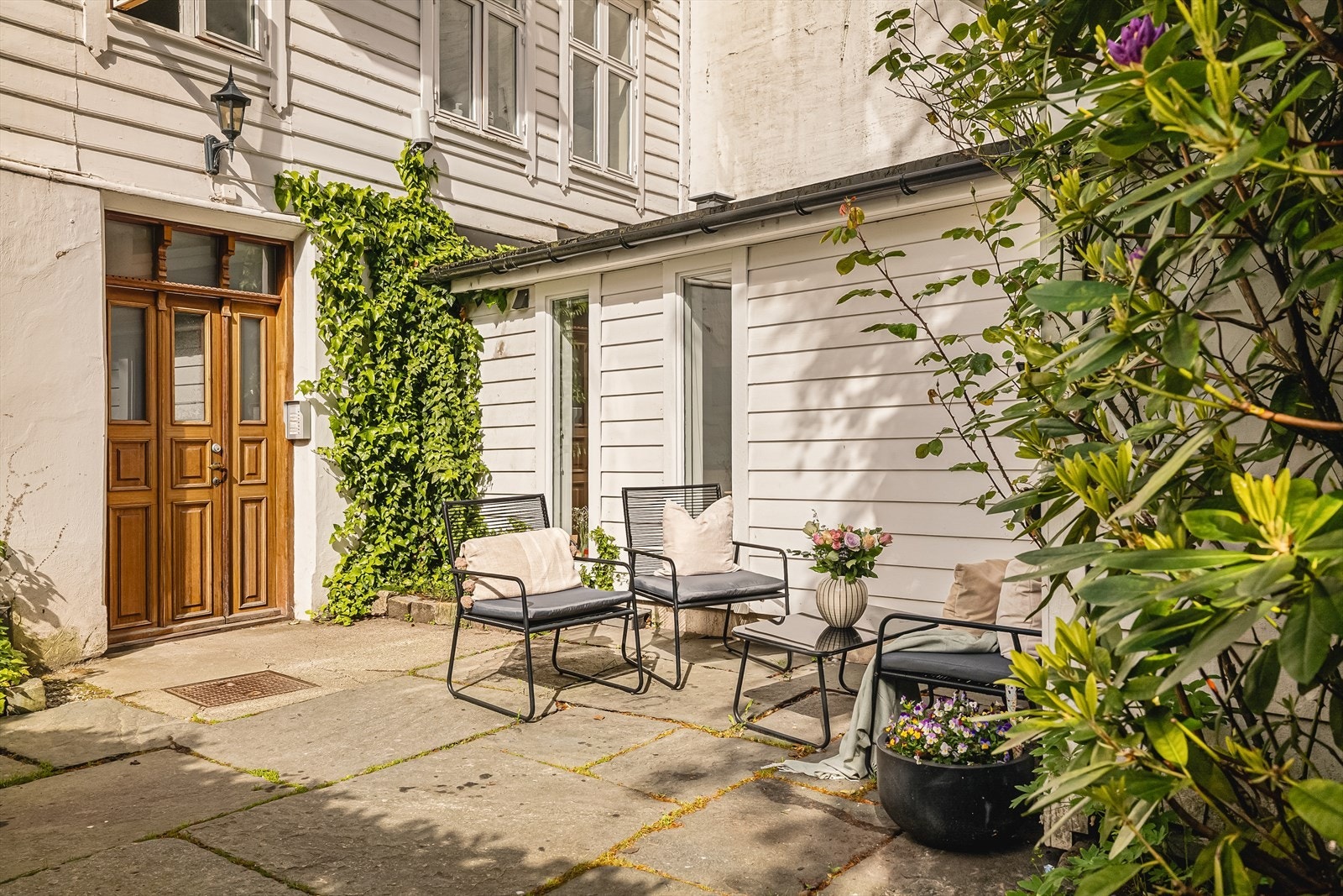 - Kunstnerhagen Borettslag består av 6 andeler - Galleribilde