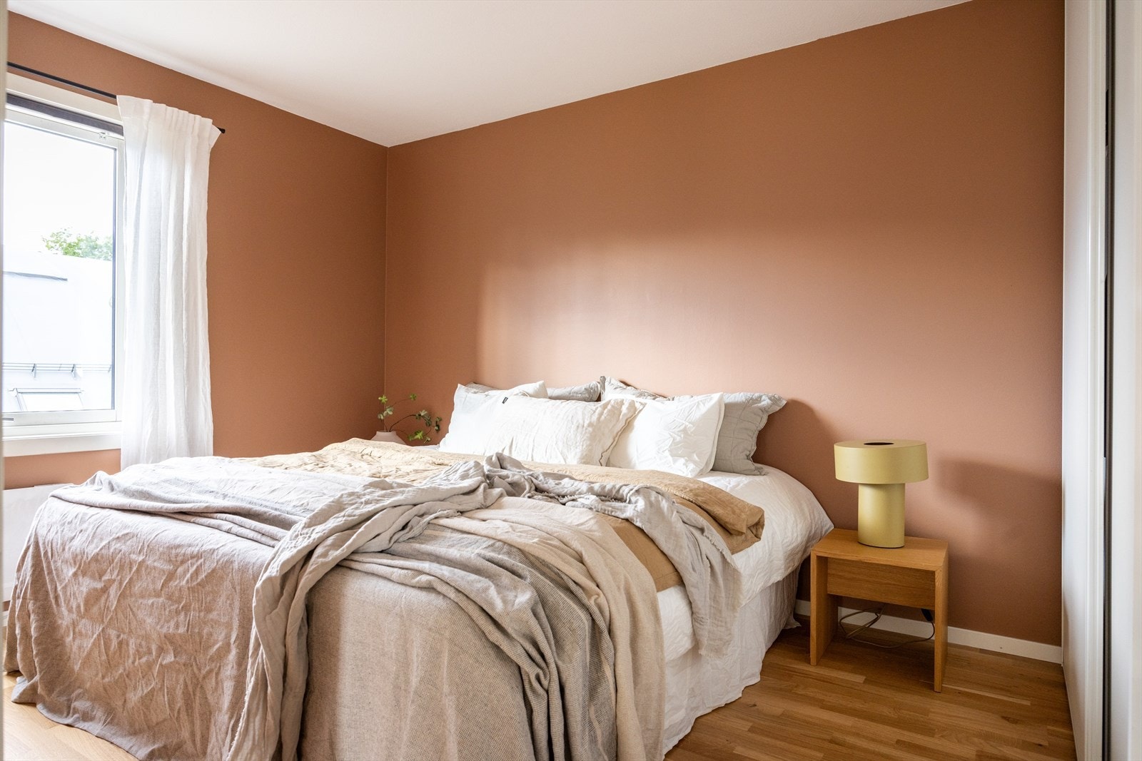 Leiligheten har to gode soverom - begge vender mot bakgård. Galleribilde