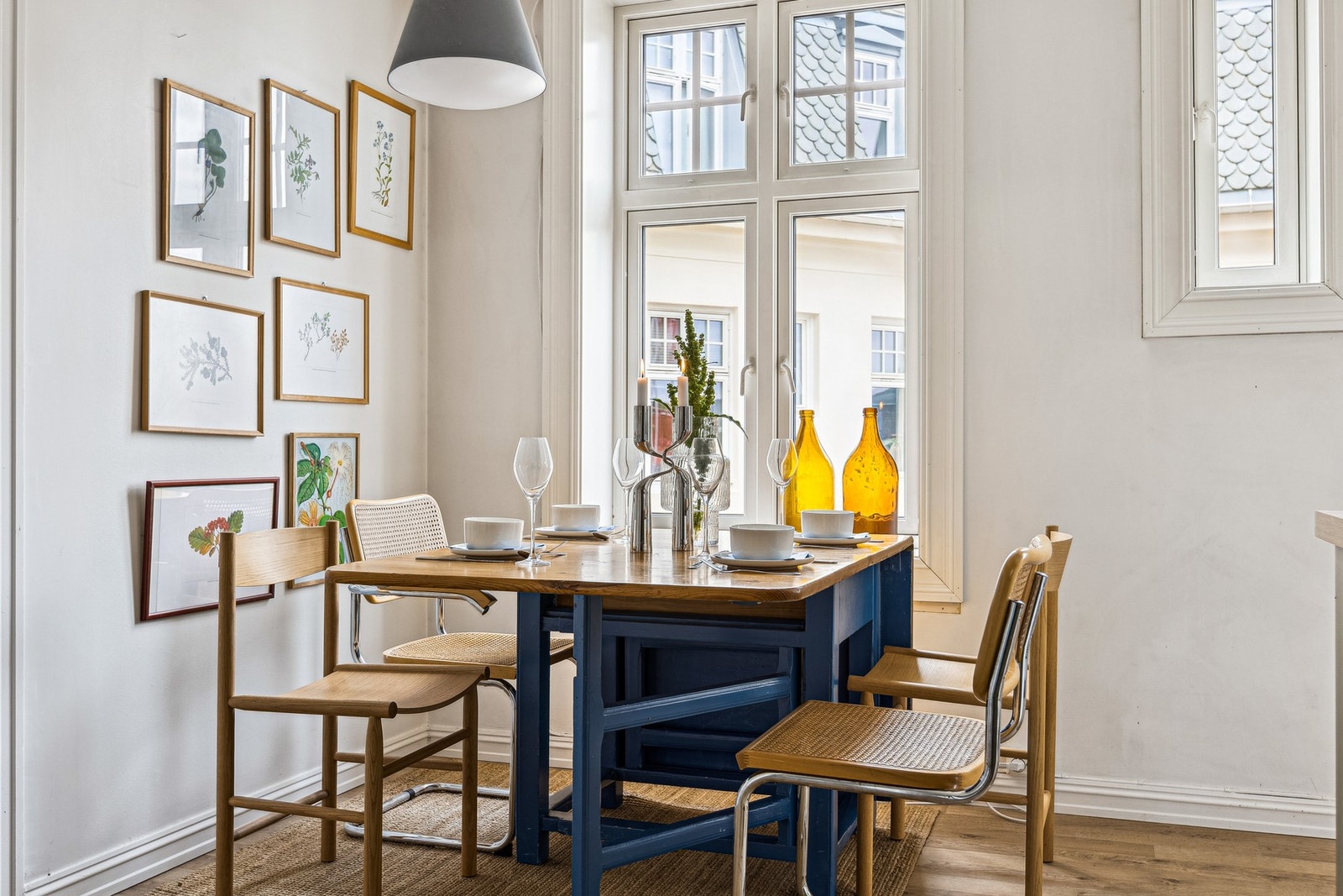 Her er det god plass til en koselig spisegruppe. Galleribilde
