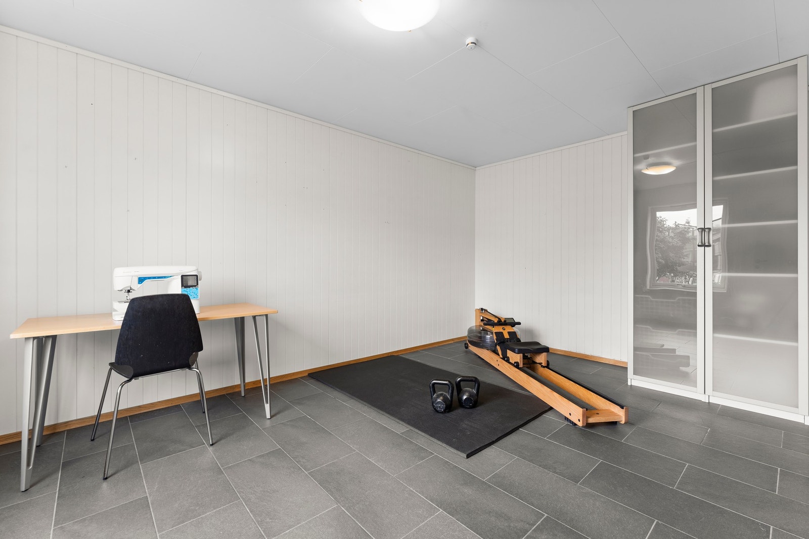 Soverommet i underetasjen kan også brukes som en ekstra stue for familien. Galleribilde