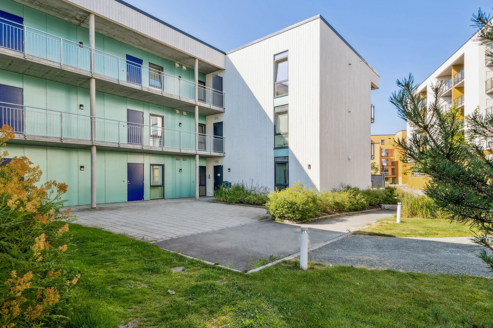 Den nærmeste dagligvarehandelen finner du hos Coop Prix på Kattem og Coop Extra i Ringvålveien. Galleribilde