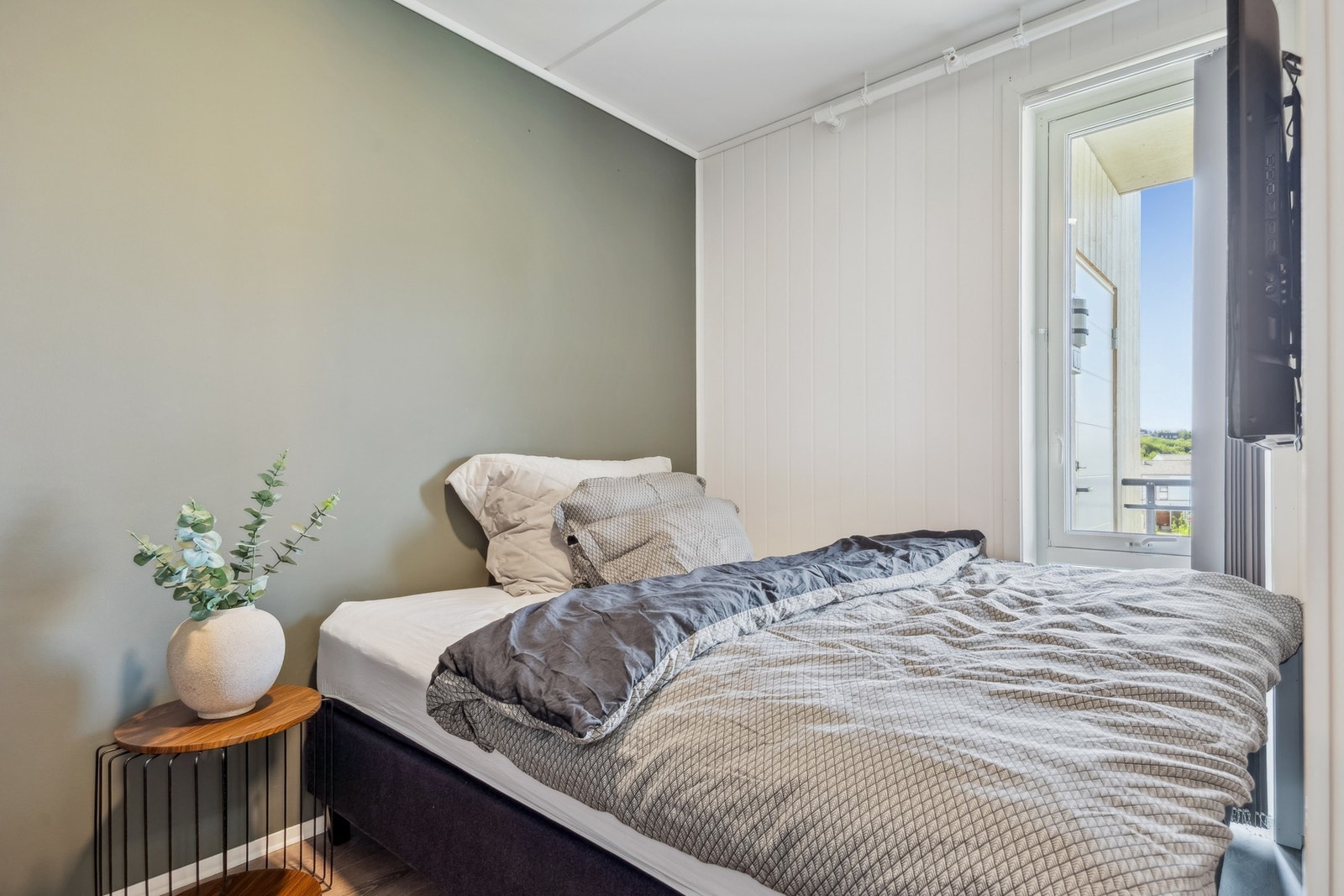 Leiligheten har 2 soverom på hhv. 8 og 6 kvm. Galleribilde