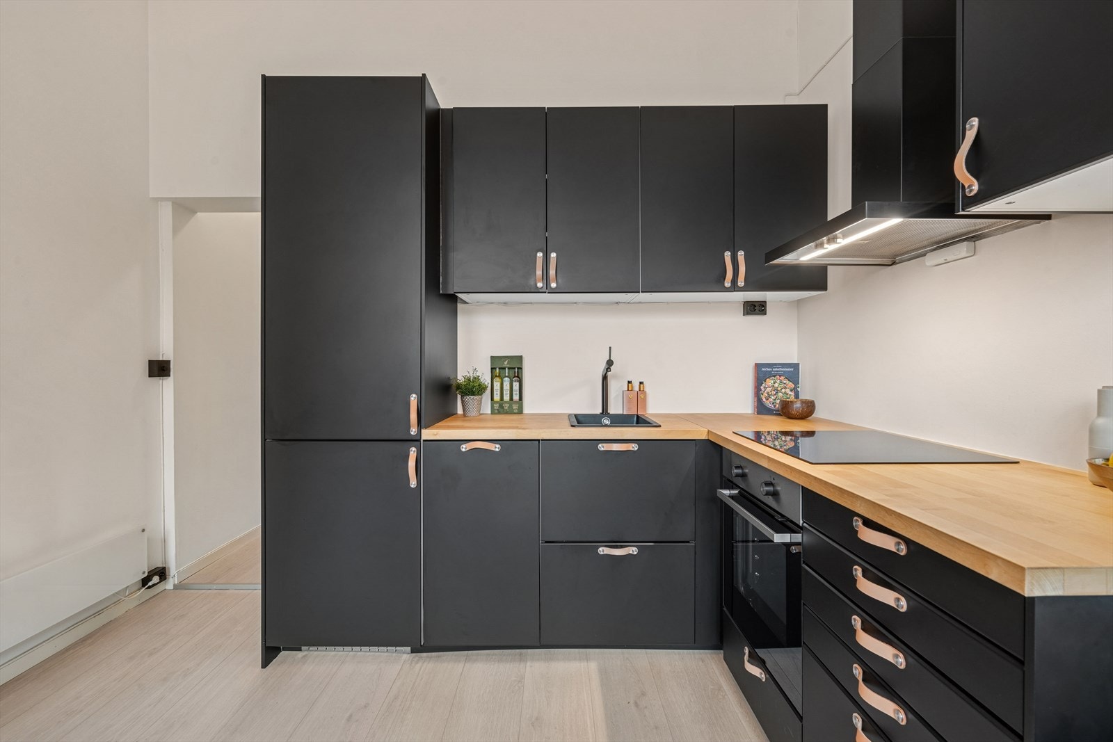 Behagelig stilrent kjøkken Galleribilde