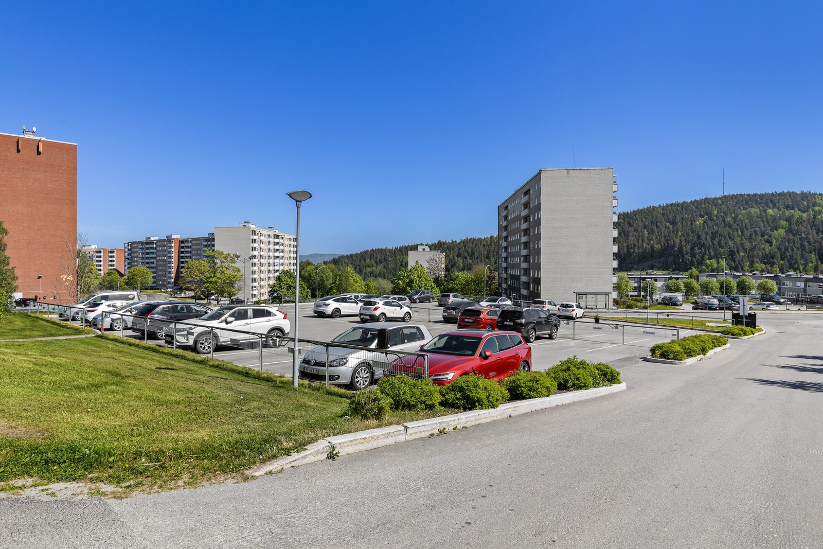 Det er godt med gjesteparkering Galleribilde