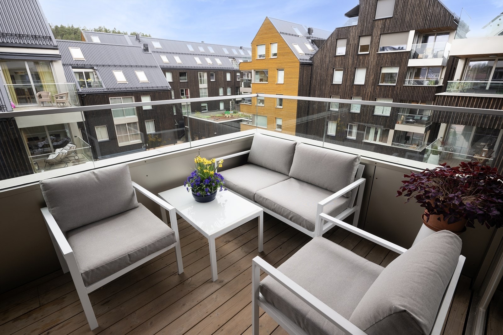 Balkongen har en fin størrelse på ca 7 kvm Galleribilde