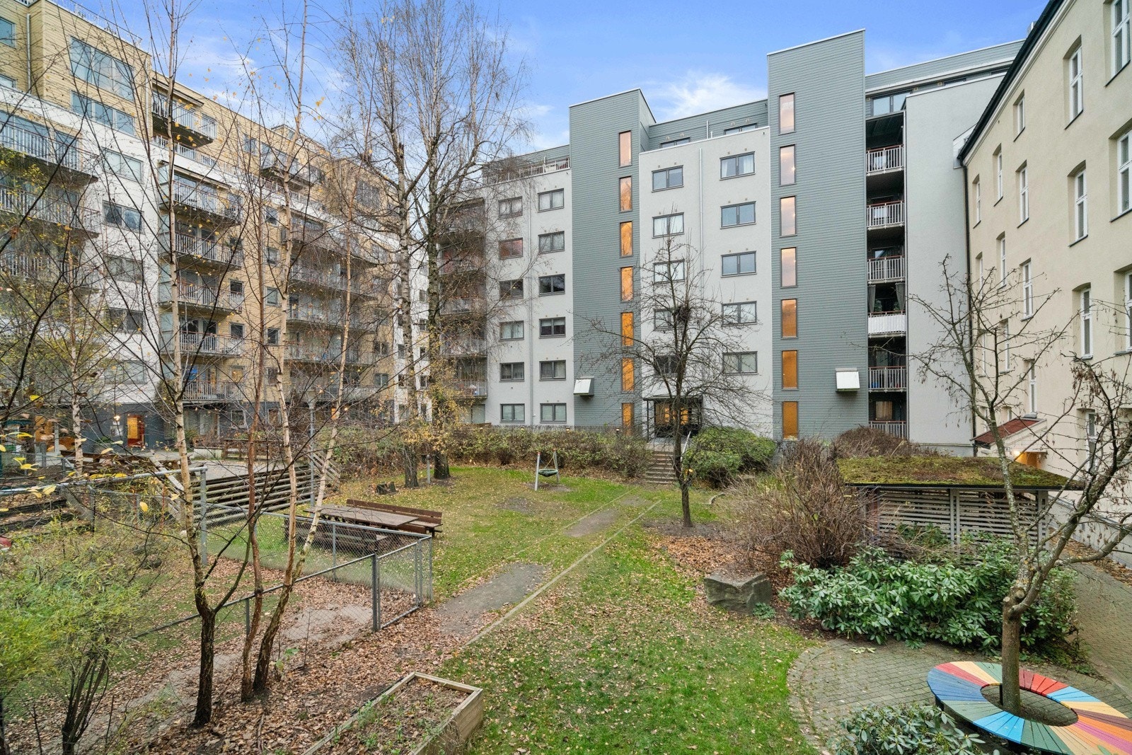 Bakgård Galleribilde