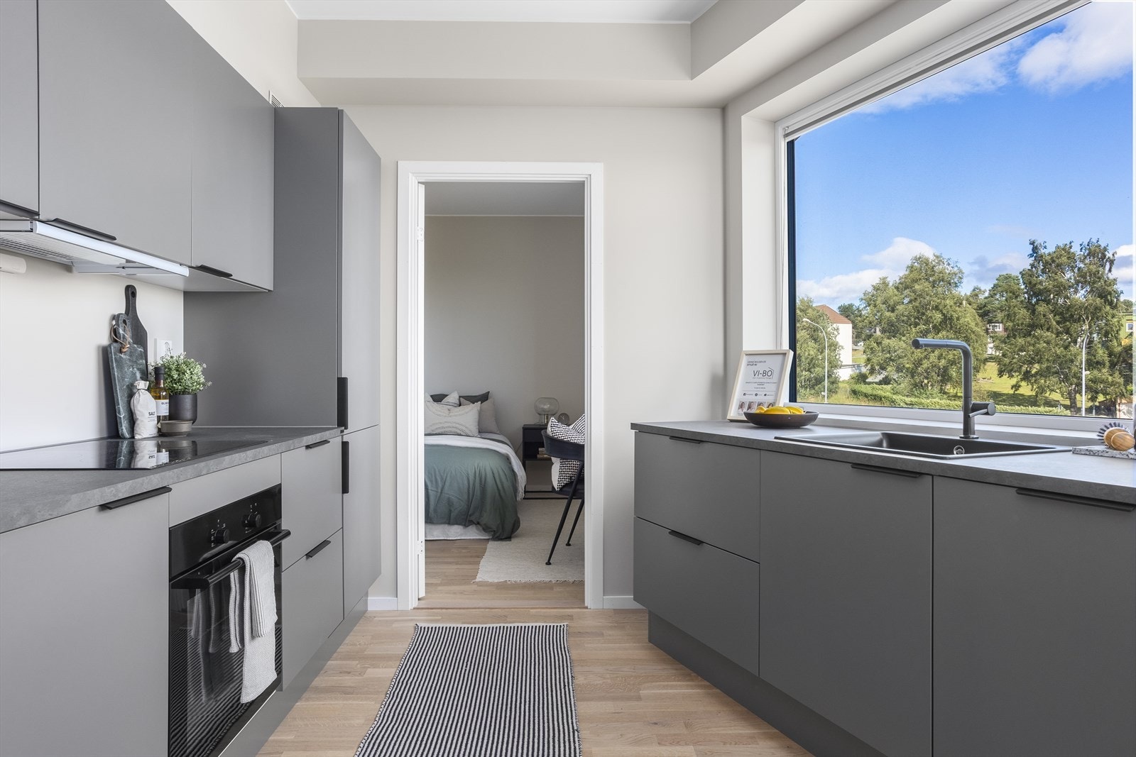 Her får du et stilrent og moderne kjøkken fra kvalitetsleverandøren - Svane kjøkkenet. Galleribilde