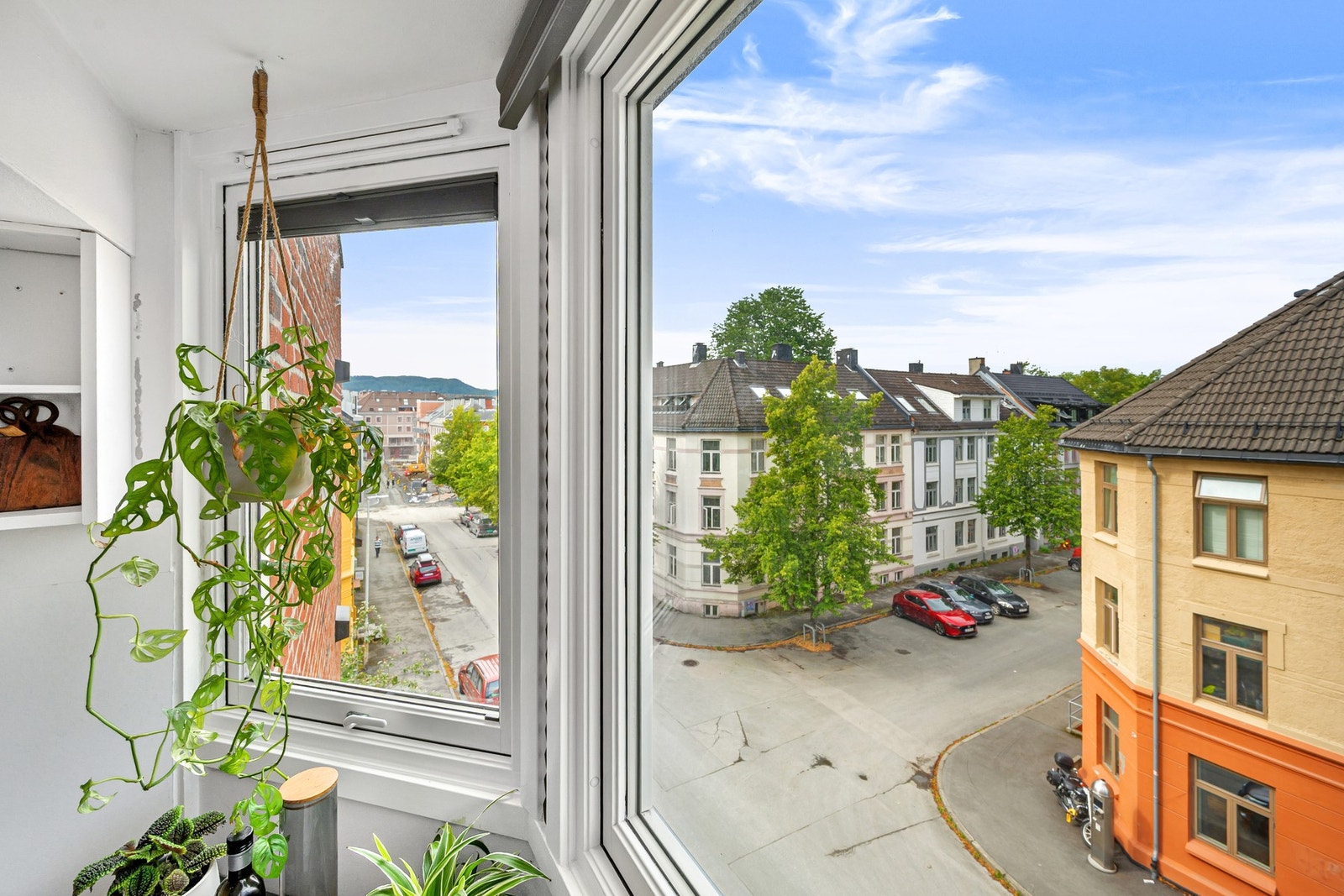 Vinduer ble byttet i borettslagets regi i 2009 - stor lysflate med flott utsyn. Galleribilde