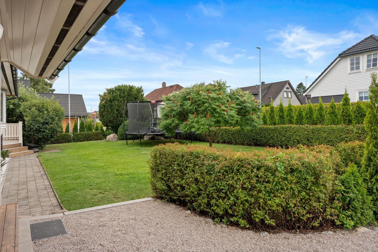 Stor gressplen - perfekt for lek og aktiviteter. Galleribilde