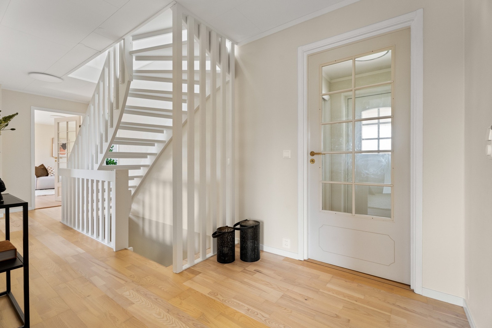 Inngangsparti med enkel tilgang til alle etasjer. Galleribilde