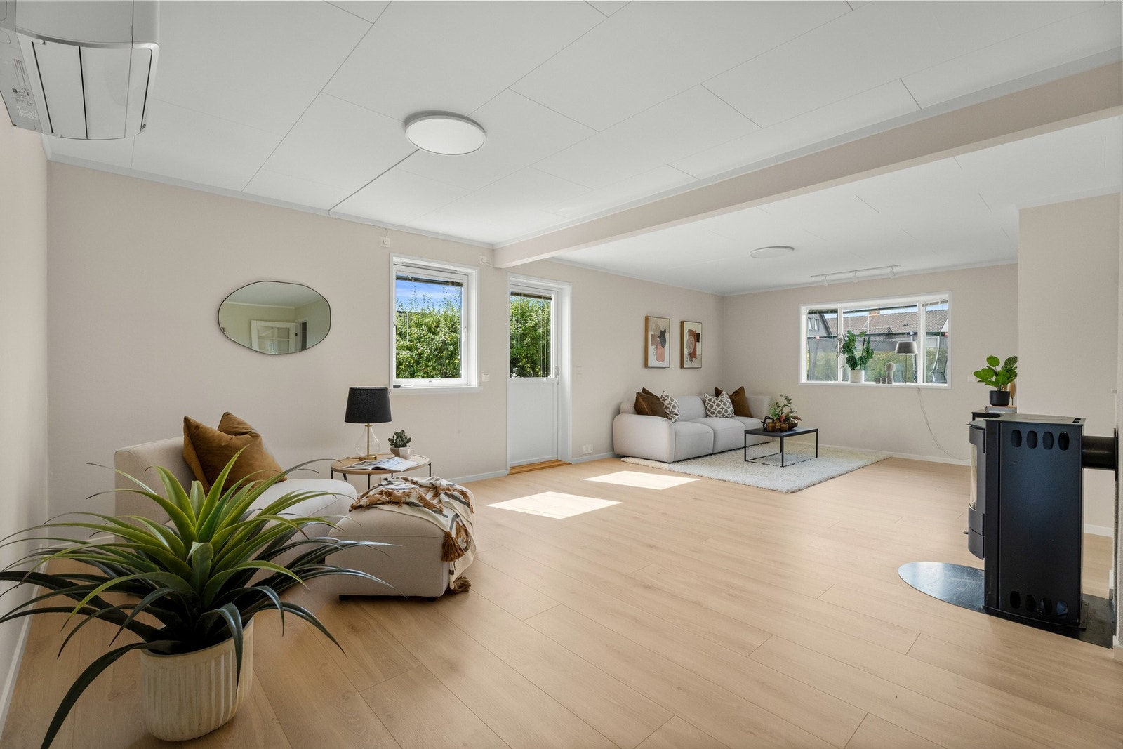 Direkte fra stuen så har man tilgang til veranda. Galleribilde