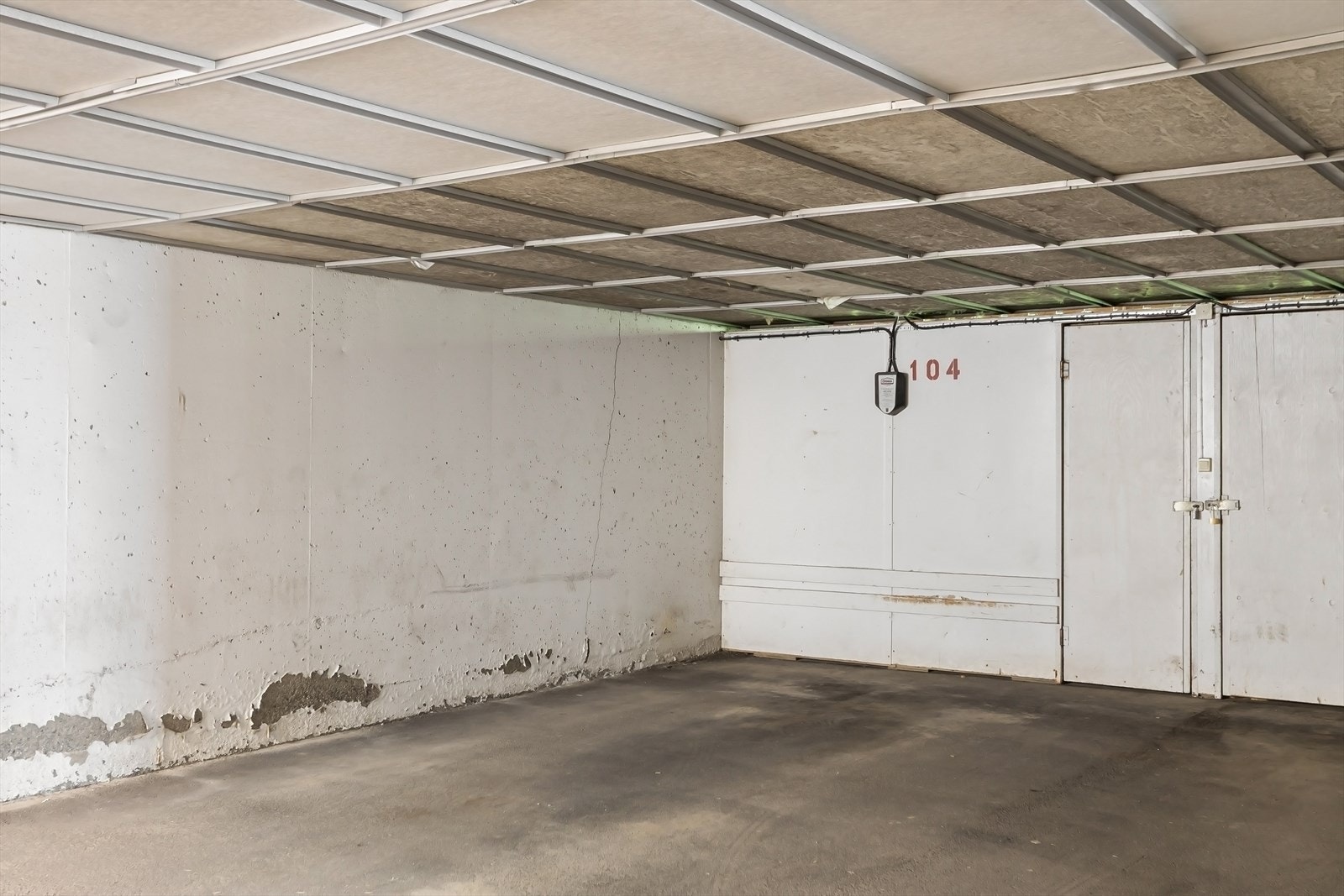 Leiligheten disponerer garasjeplass med elbil lader i felles garasjeanlegg Galleribilde