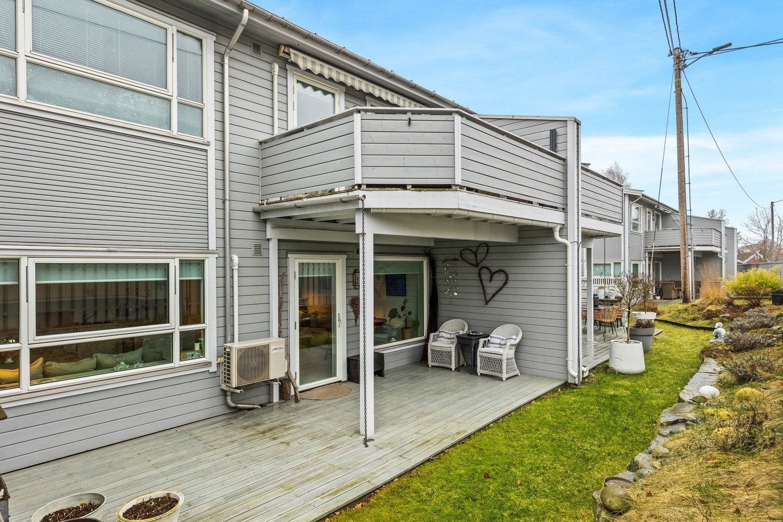 3-roms andelsleilighet med flott uteplass og vestvendt terrasse på hele 21 m². Galleribilde