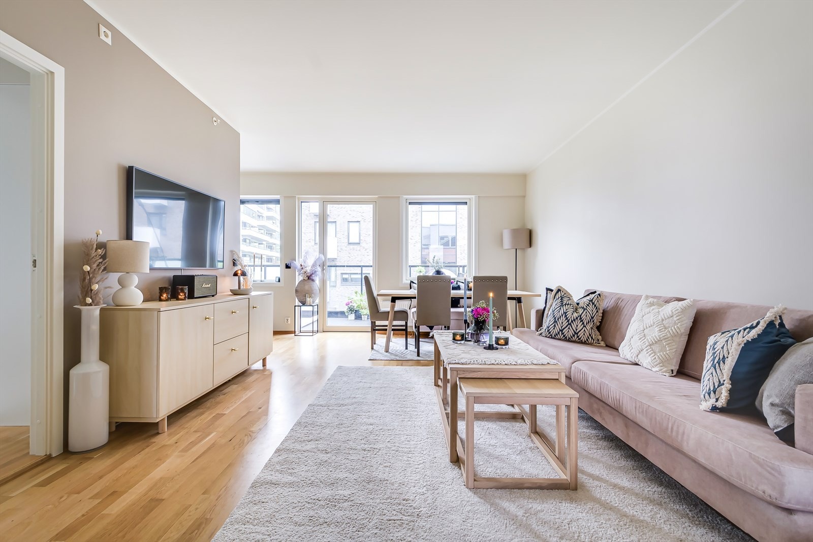 Lys og gjennomgående 3-roms med attraktiv beliggenhet i Kværnerbyen Galleribilde