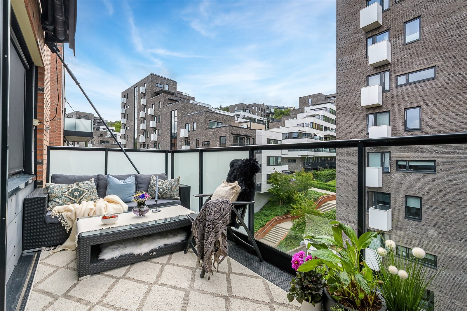 Silje Marie Johansen og Oda Sagstuen v/ Nordvik Bjørvika har gleden av å presentere flotte Smeltedigelen 6! Galleribilde