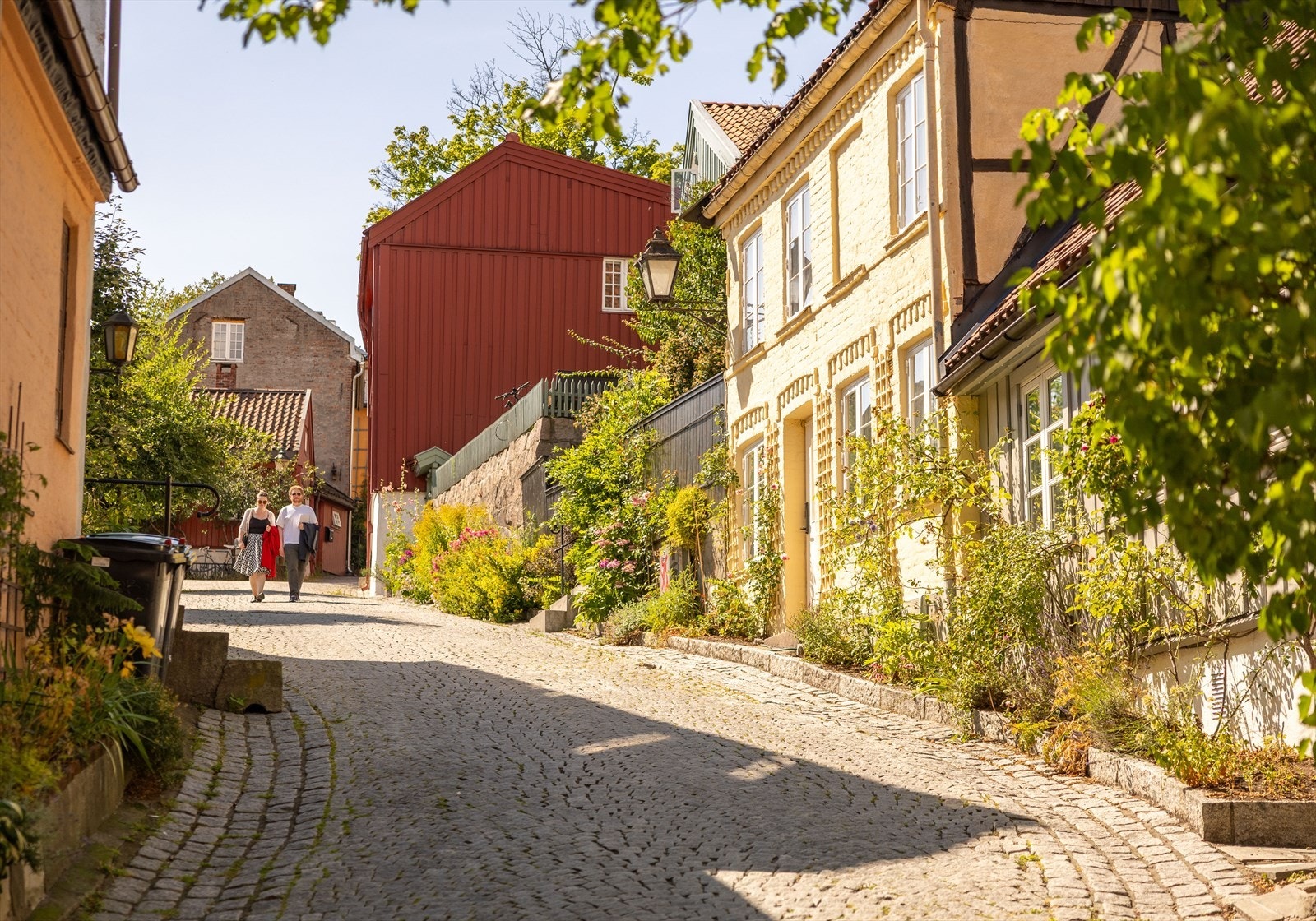 Leiligheten har en fin beliggenhet med gangavstand til alt et rikt byliv kan tilby Galleribilde
