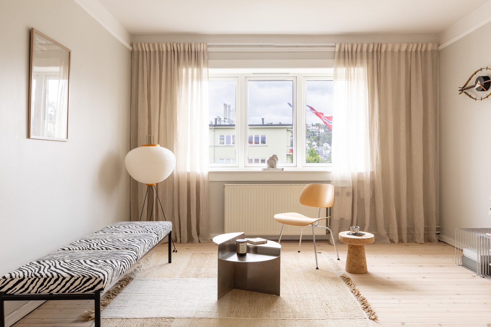 Lys og lekker 2-roms toppleilighet med flott utsikt mot Ekebergskrenten. Galleribilde