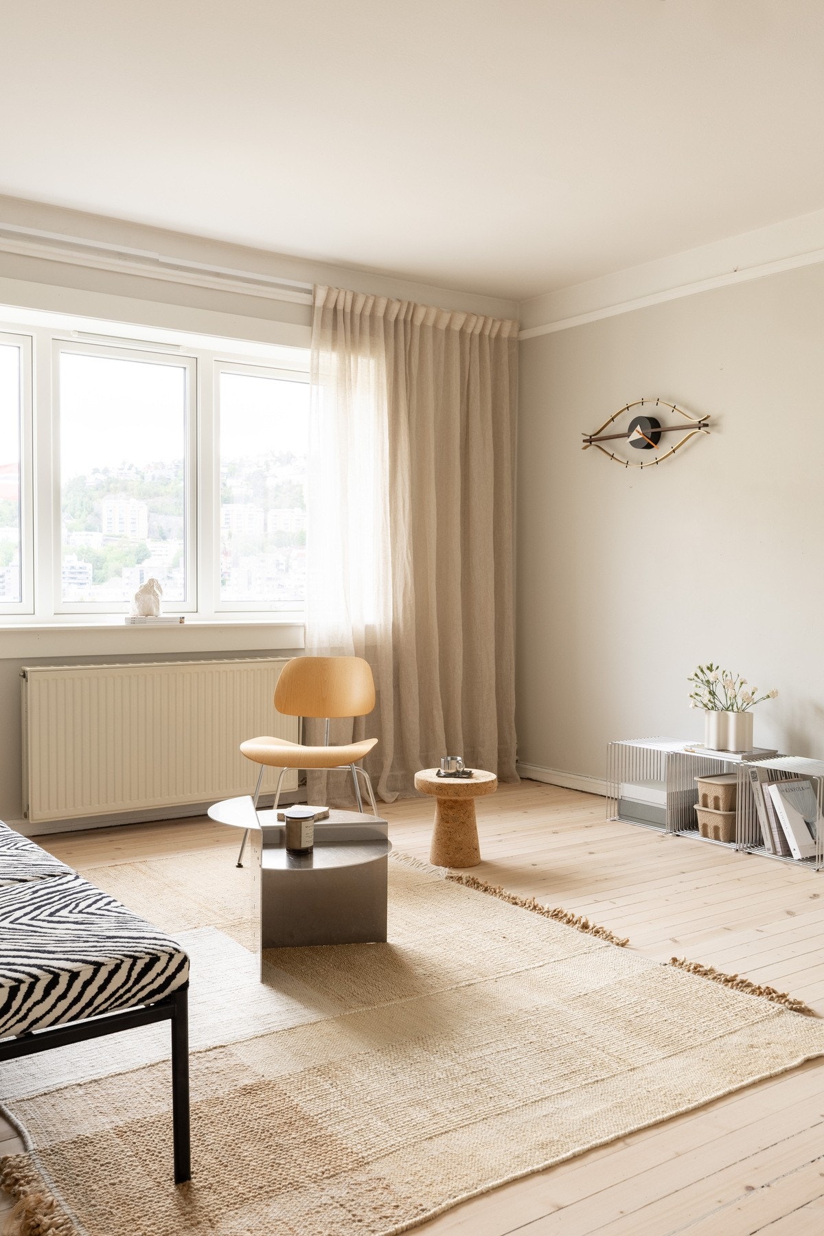 Leiligheten byr på flere flotte kvaliteter med originale detaljer, naturlig lys og nydelig arkitektur. Galleribilde