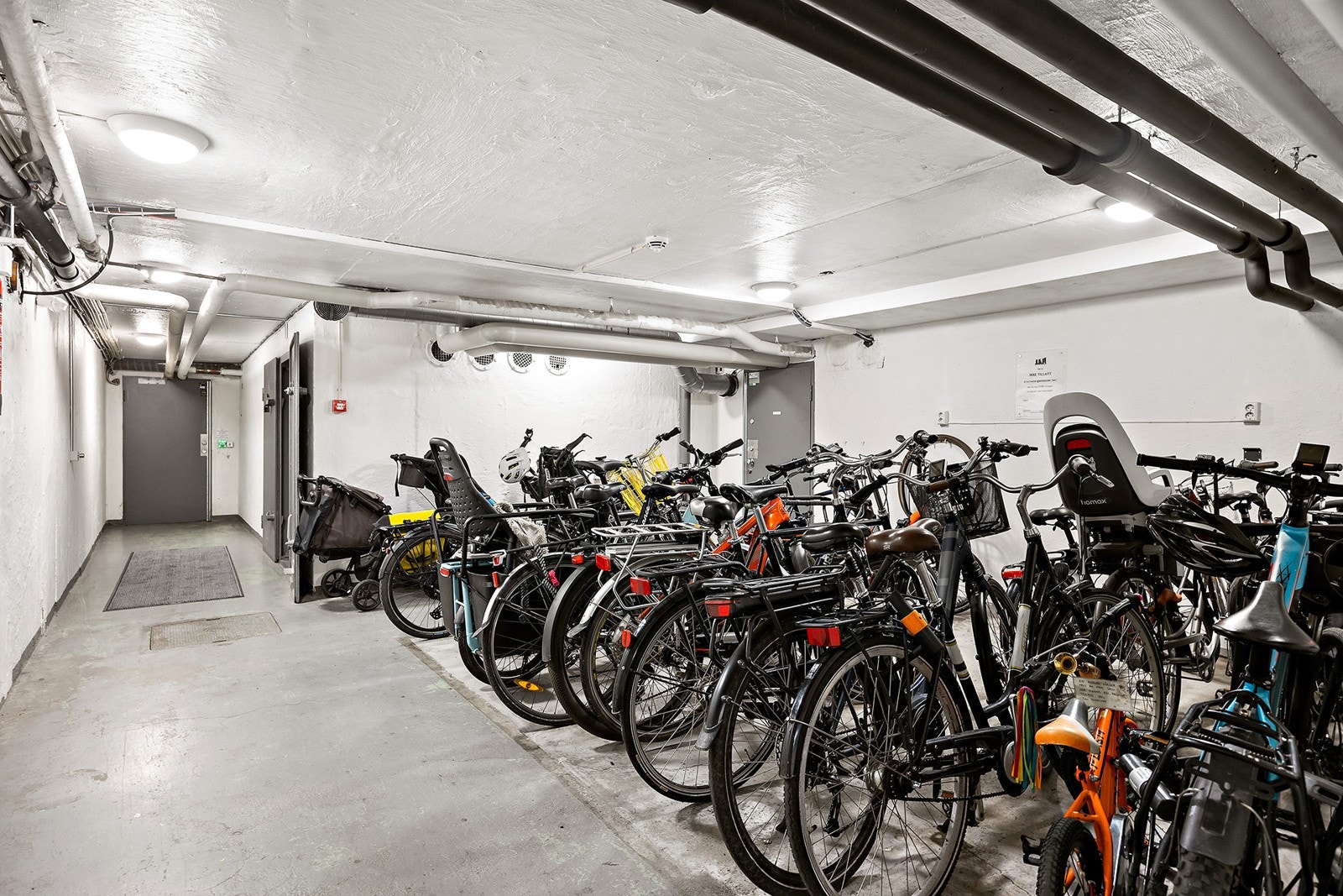 Felles sykkelrom med heistilgang gir god flyt i hverdagen. Galleribilde