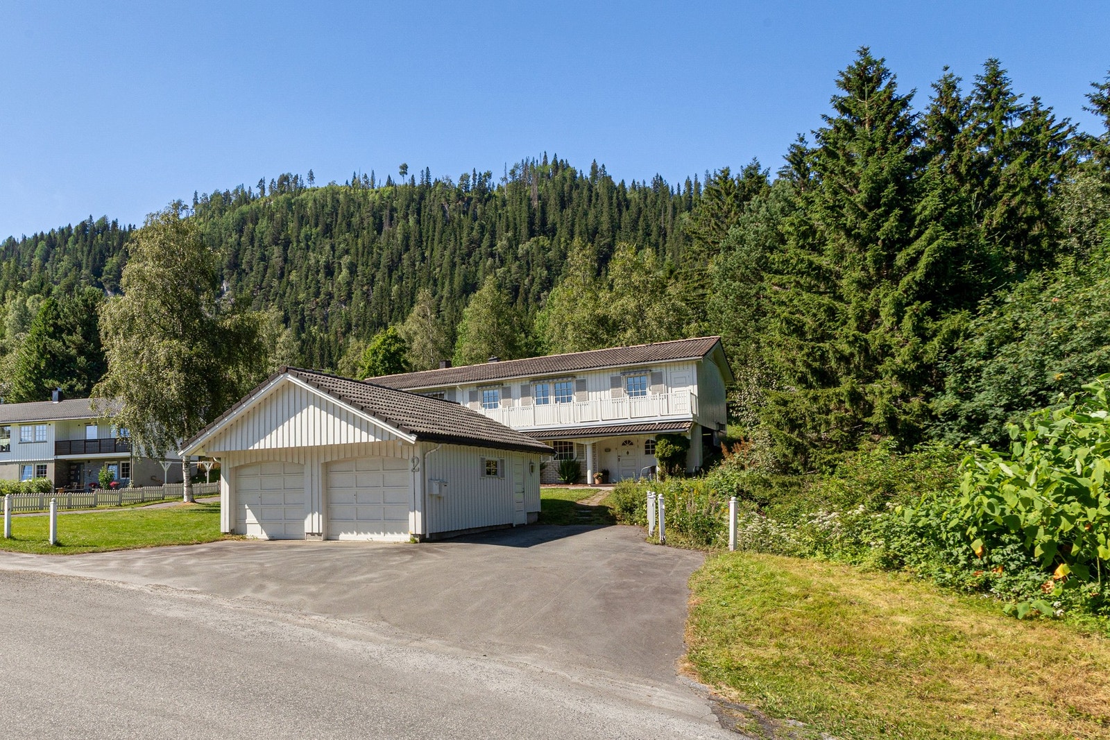 Boligen har en 42kvm stor dobbelgarasje. Galleribilde