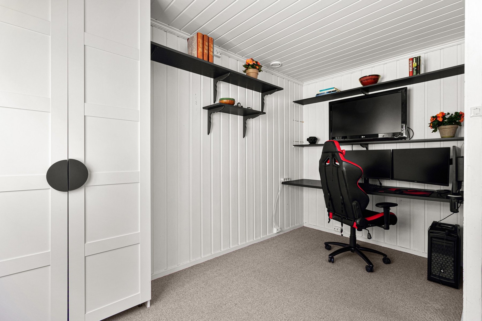 Soverom er i dag innredet som kontor. Galleribilde