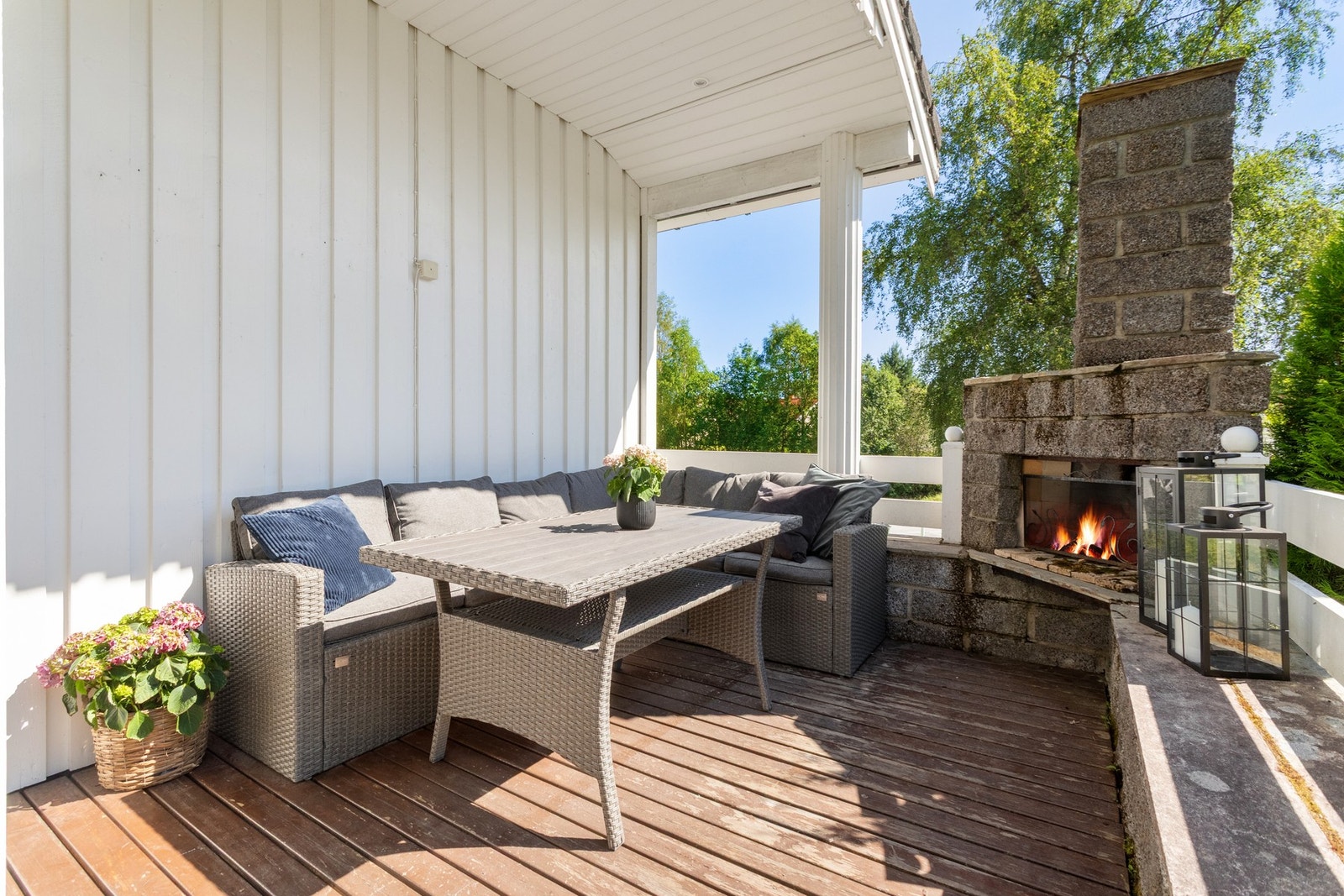 Terrassen er på ca 23kvm. Galleribilde