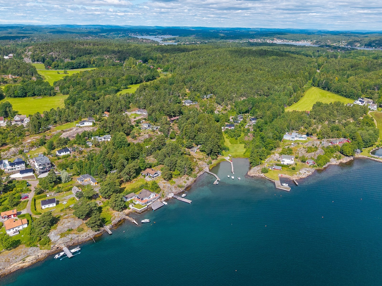 Tjøme er ett av Norges steder med flest soltimer, kombinert med fantastiske sandstrender, badeplasser og varme svaberg - gjør det Tjøme til et attraktivt sted å bosette seg og feriere Galleribilde