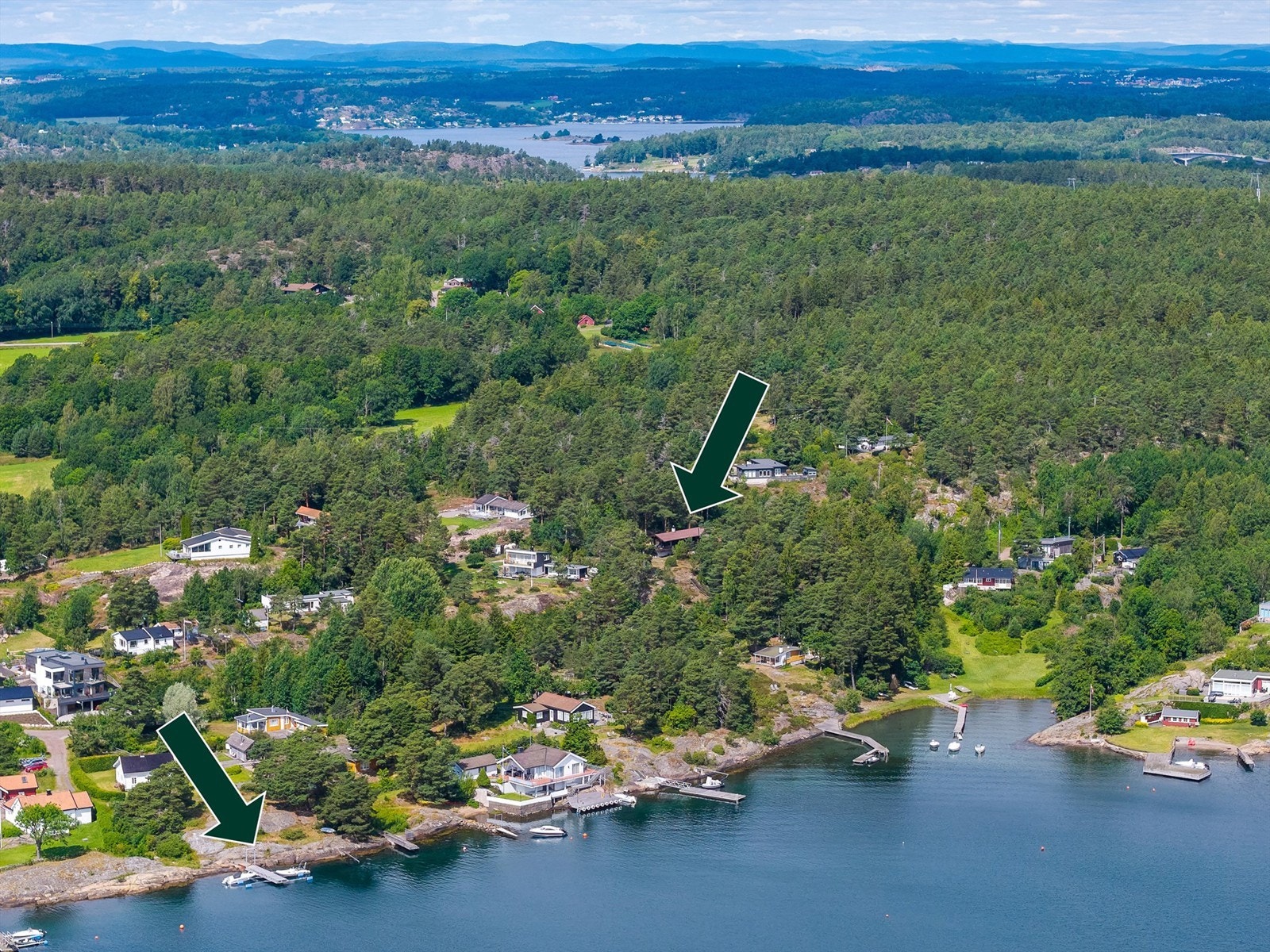 Oversiktsbilde over hvor hytta og båtplassen befinner seg Galleribilde