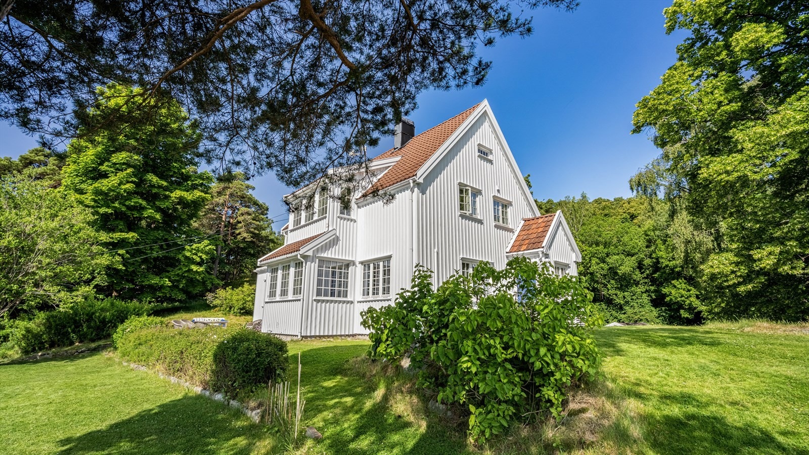 Pent opparbeidet hage Galleribilde