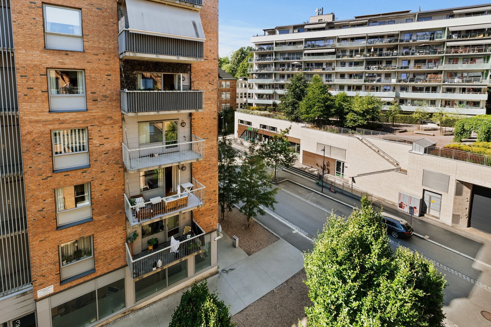 Leiligheten ligger sentralt til med kort vei til dagligvare, kollektivtransport og flotte friområder Galleribilde