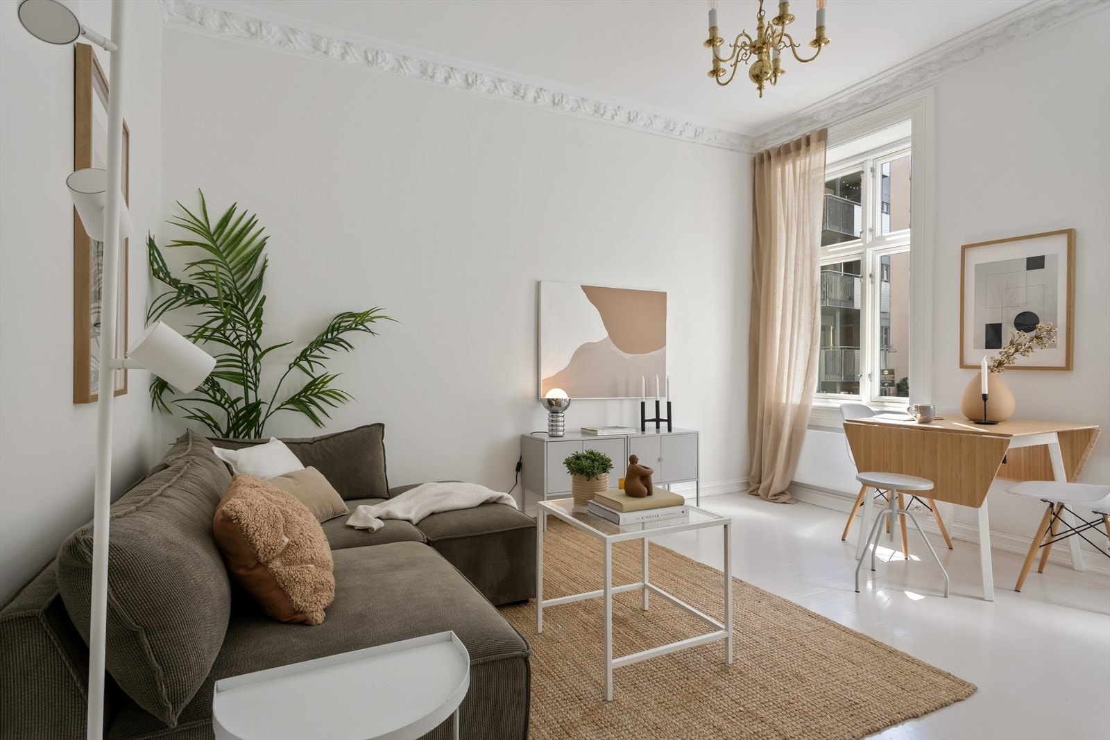 Vinduer mot vei fra 2023 gir rikelig lys og god isolasjon. Galleribilde