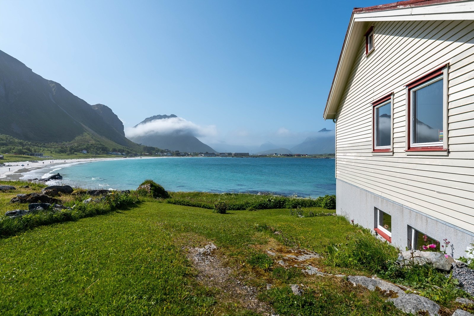 Utsikt til Rambergsstranda Galleribilde