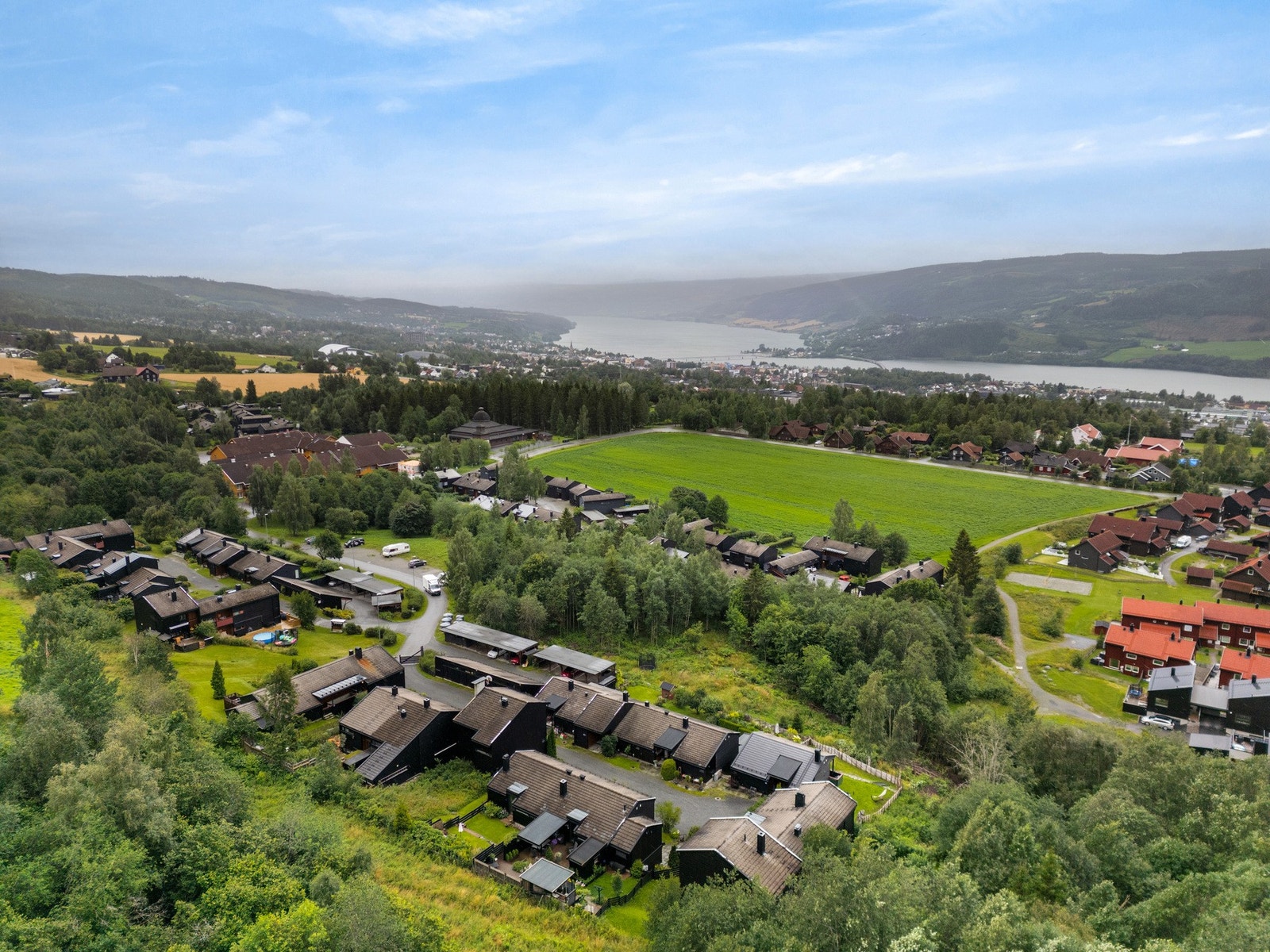 Skårsetlia Huseierlag ligger i Nordre Ål. Attraktivt og hyggelig boligområde bestående av flere tunløsninger. Galleribilde