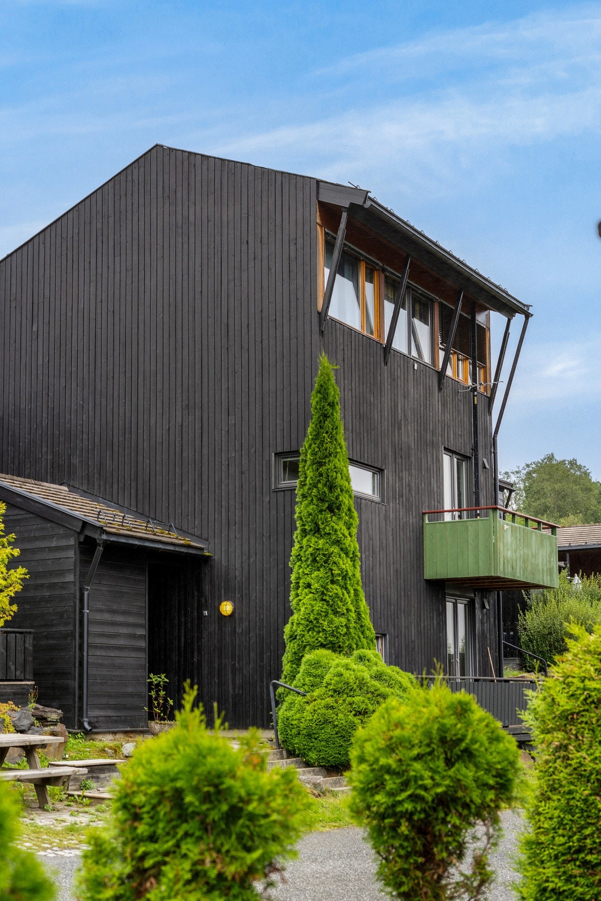 Blestervegen 94B - en fin 2-roms selveierleilighet beliggende i 2. etasje. Galleribilde