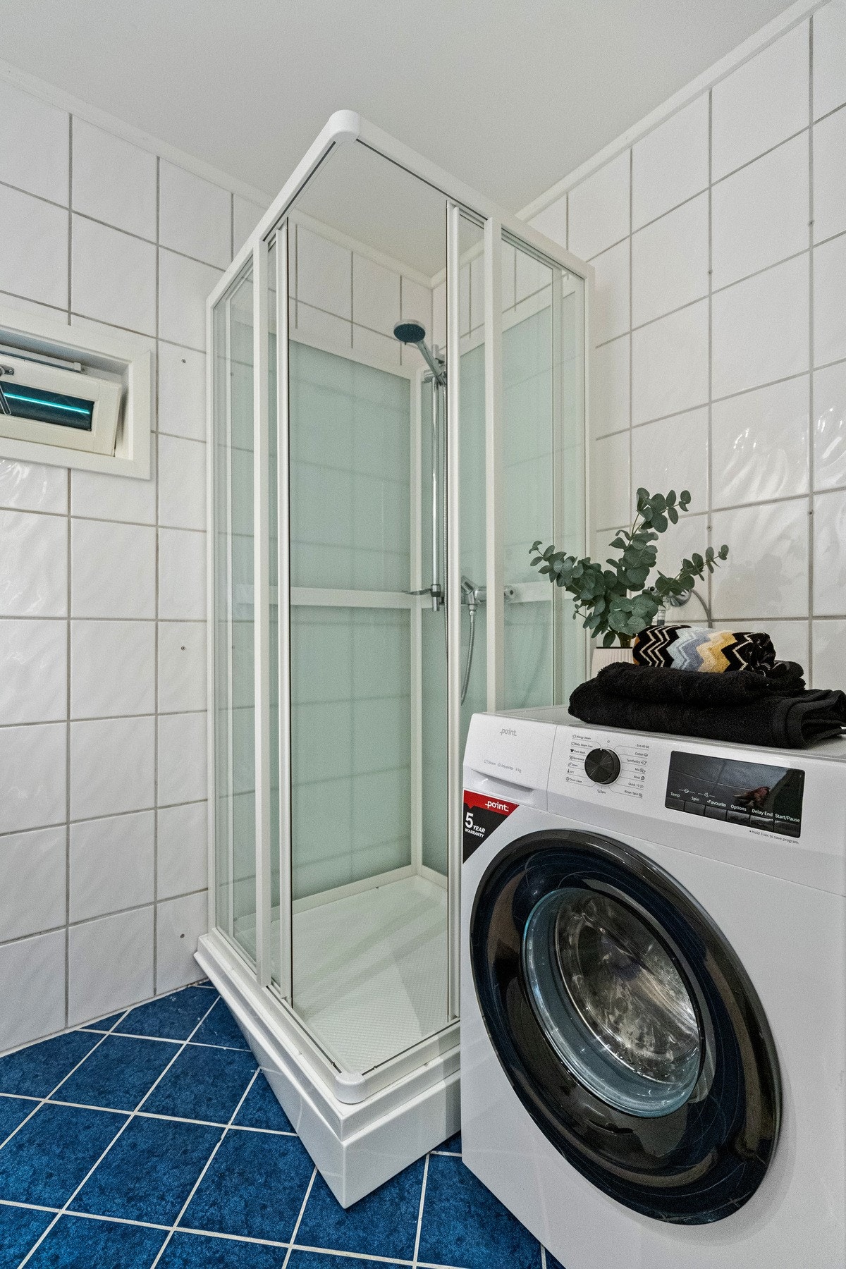 God plass for vaskemaskin samt også tørketrommel. Galleribilde