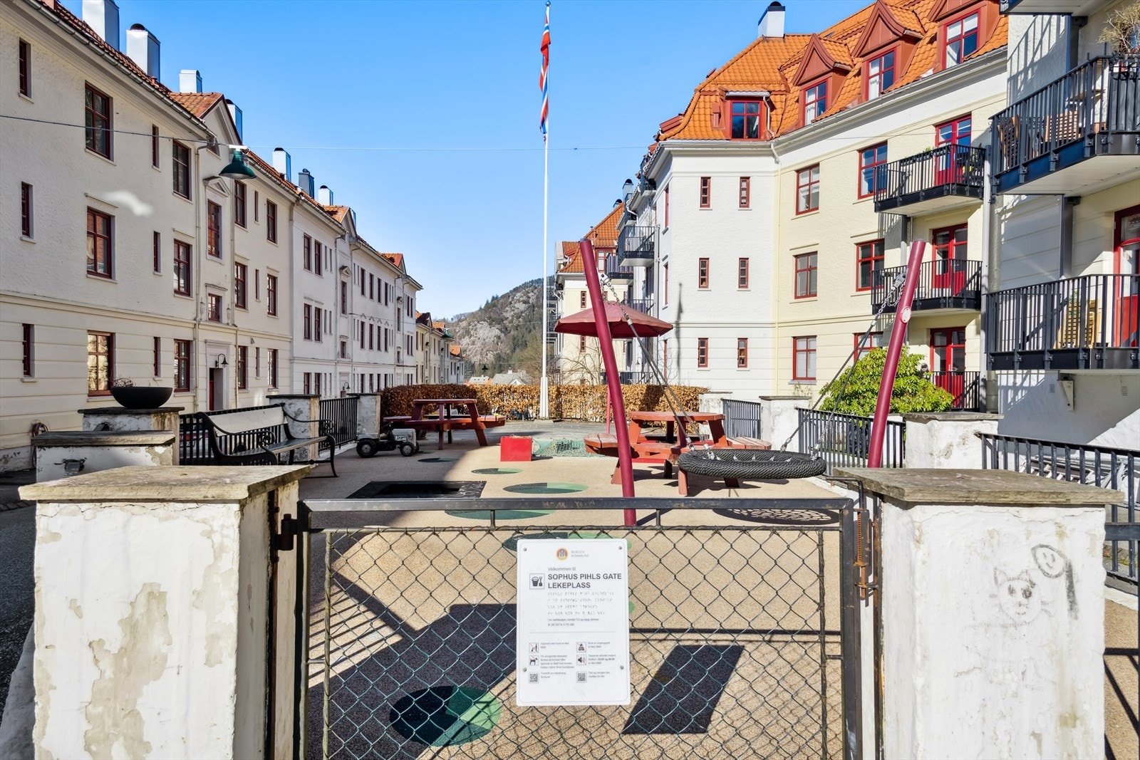 I gaten finner du også en lekeplass. Galleribilde