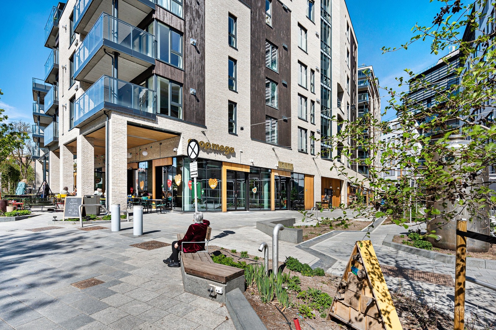 Harbitz Allé kan tilby dagligvare, kafe, restaurant, butikker etc Galleribilde