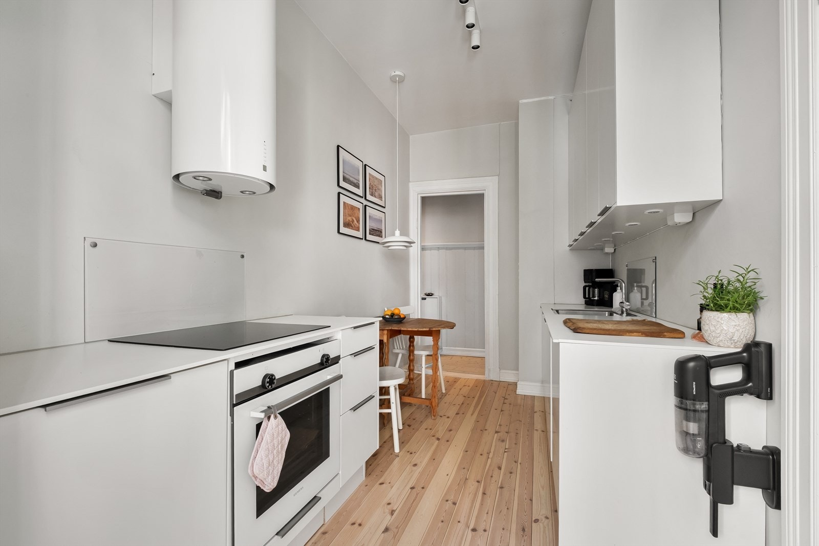 - Separat og romslig kjøkken fra 2019 - Galleribilde