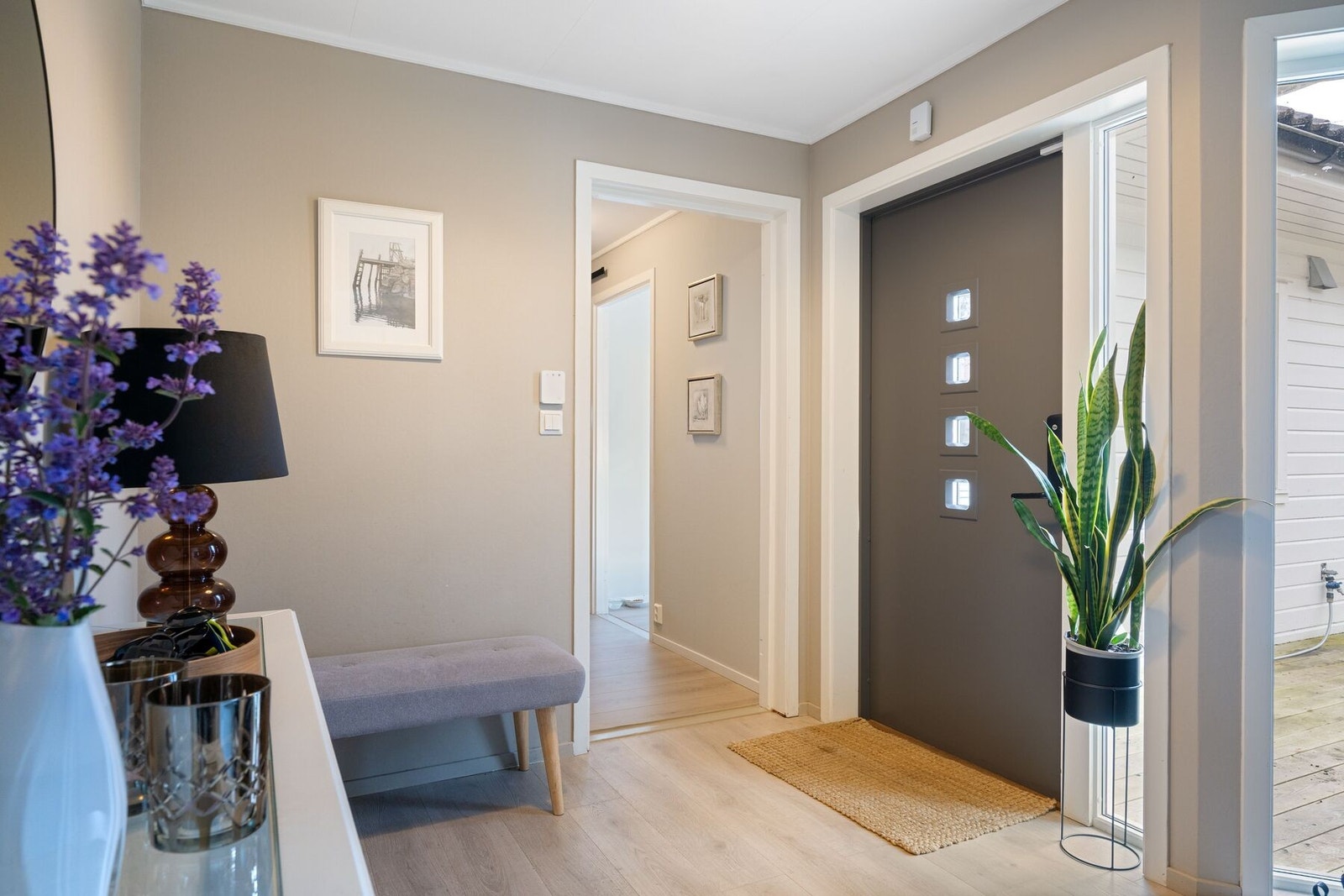 Entré - Velkommen inn Galleribilde