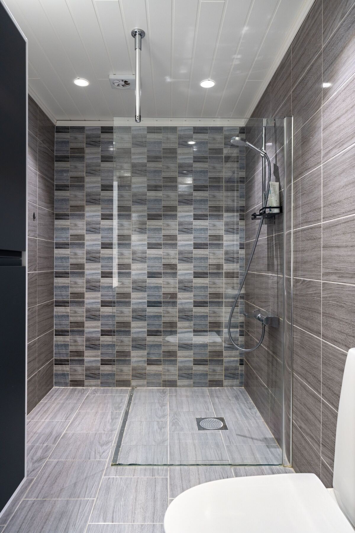 Det ble satt inn nytt wc på badet i 2024, samtidig ble det installert vannmåler Galleribilde