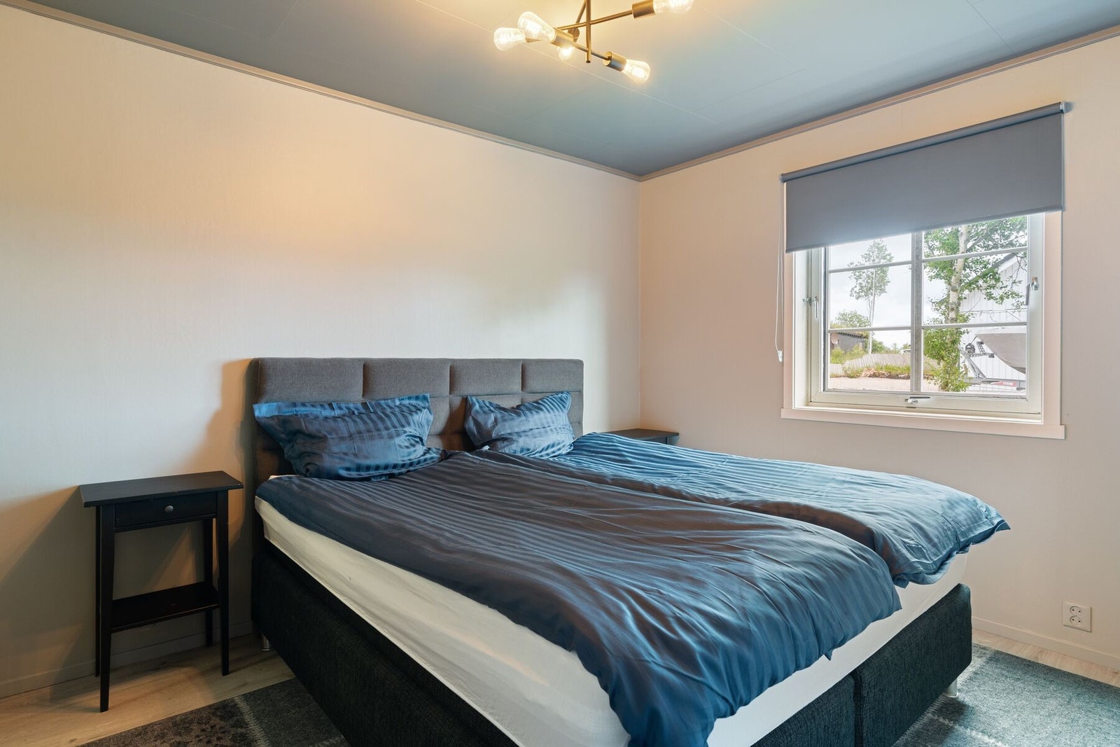 I 1. etasje finner man 3 soverom Galleribilde